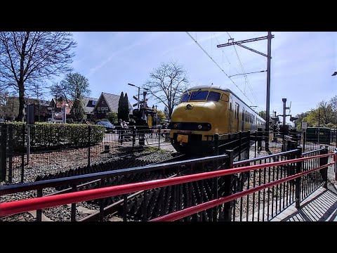 The Mat '64 at full speed through Ermelo - Fly-by -