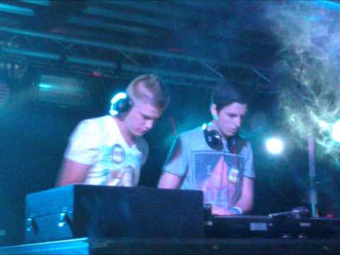 Dimitri Vegas & Like Mike vs Sander van Doorn & Knife party project LRAD (The SublimZ mashup)