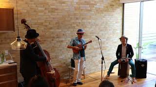 Smile / Ukulele Swing Trio LIVE！at RC GALLERY 西宮 2017/8/13