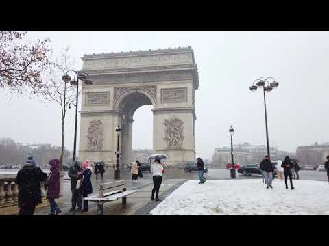 🇫🇷 Paris Snowfall 2021 - Arc de triomphe de l'Étoile , Avenue des Champs-Élysées 🌨️