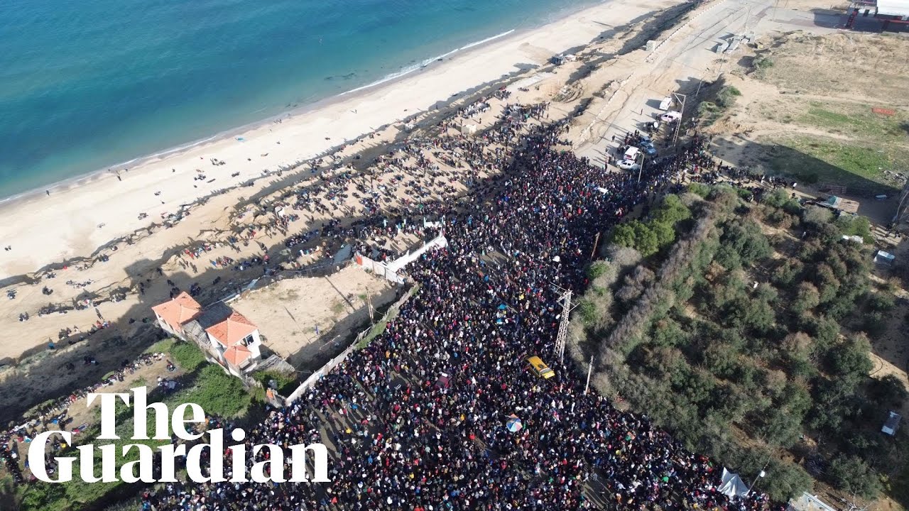 Drone footage shows thousands of Palestinians waiting to return to northern Gaza Strip