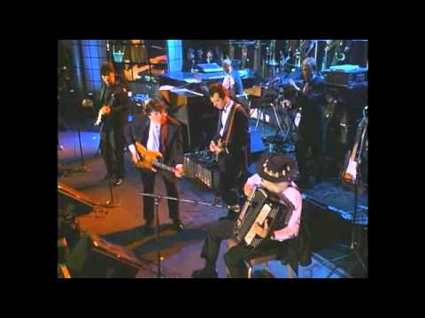 The Band with Eric Clapton Perform "The Weight"