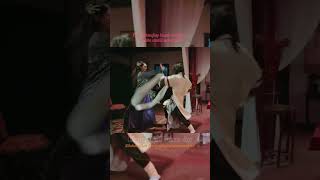 Download lagu Pria tertangkap basah mengintip wanita cantik saat mandi‖Maestro de Kung Fu Guru Su‖武神苏乞儿之红莲虫蛊 mp3