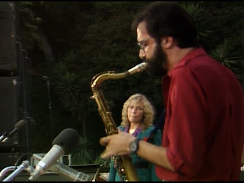 Joni Mitchell - Goodbye Pork Pie Hat (Shadows And Light 1979) [Remastered]