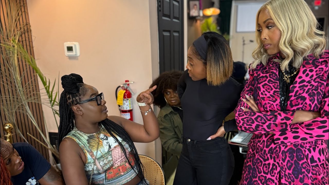 When Keysha gets into it with one of the customers, and Amber makes her apologize