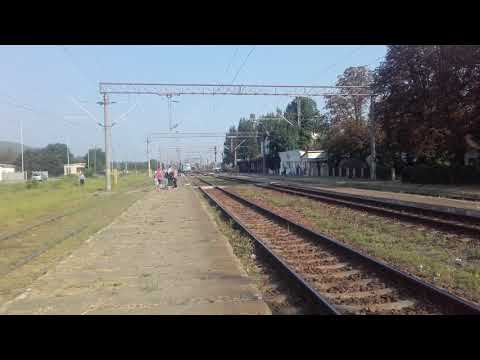 Trenul IR 1752 Suceava Nord-Bucuresti Nord GR.A pleacă din gara Dolhasca