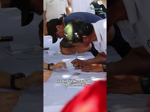 Pobladores de Santa Teresa Manduarã, Caazapá, felices con la firma de sus títulos de propiedad