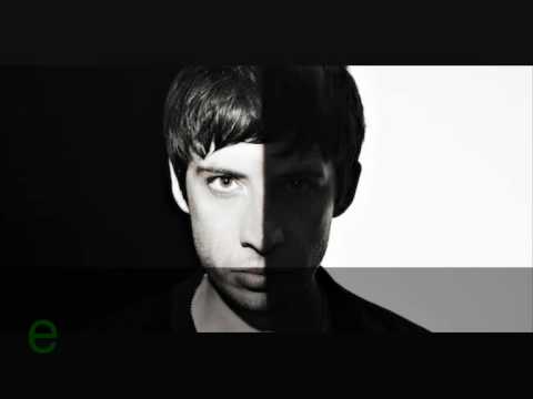 Laidback luke vs Example.