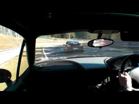Porsche 911 991 vs BMW Z3M Coupe Nurburgring