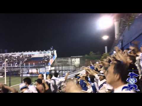 "Para salir primeros hay que poner mas huevo" Barra: La Pandilla de Liniers &bull; Club: Vélez Sarsfield