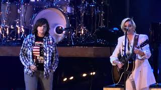 Looking Out (w/ Amy Ray) - Brandi Carlile