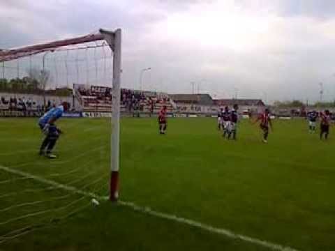 Gol de Santiago Prim a Barracas