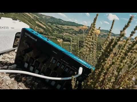 Roland Aira j-6 + KP2 + Walkman / Looping Ambient Jam 3