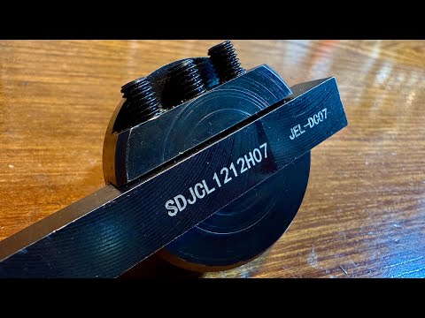 A smart gadget to turn a lathe into a milling machine .