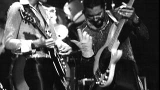 RIP Louis Johnson (1955-2015), The Brothers Johnson live in Japan ’81 with Gerry Brown (Drums)