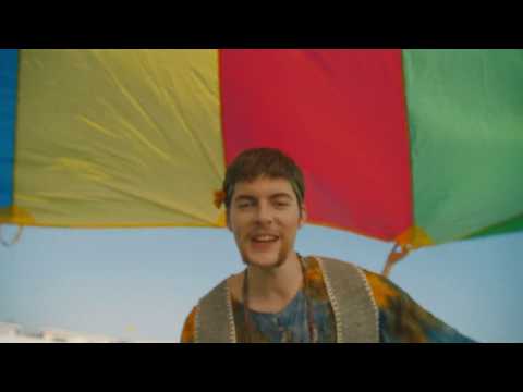 FEET - English Weather [Official Music Video]