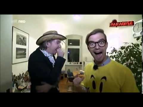 download lagu mp3 mp4 Bunga Bunga Party, download lagu Bunga Bunga Party gratis, unduh video klip Bunga Bunga Party