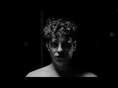 Loczek - Zakochałem się w smutku (Official Video)