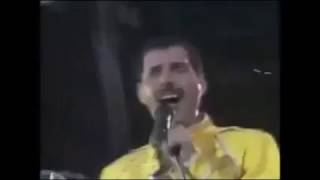 Cuando Freddie Mercury Domino al publico