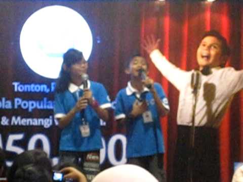 Roadshow Idola Kecil 2 - Azzam ft. Nurul