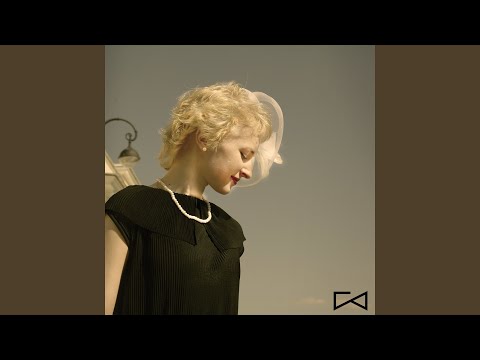 Video thumbnail for Птица (Bird)