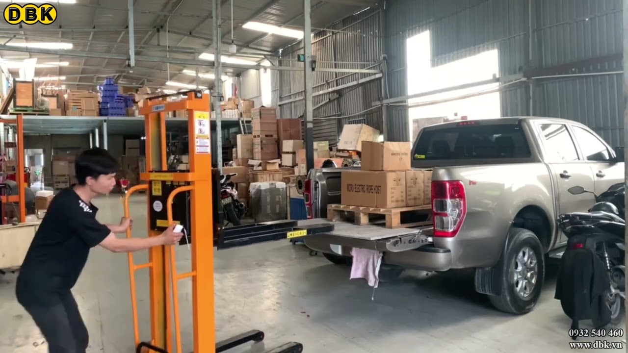 Video Xe nâng điện tự leo 500kg - 1,3 mét - Xe nâng điện tự leo 750kg - 1,3 mét