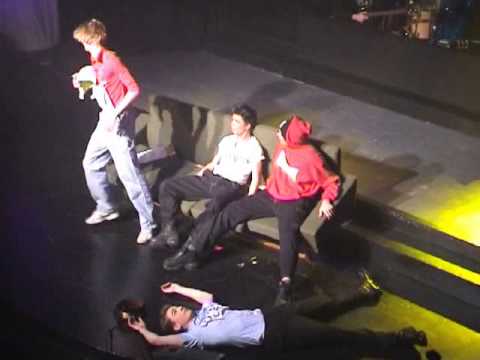 Lambertseterrevyen 2001: Schh! 1. Akt