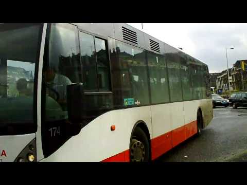 Veolia  Van Hool A330 (174 en 172) vertrekken van Station Delft