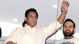 Salman Khan Wishes Eid Mubarak To Fans, Waves From Galaxy Apartments