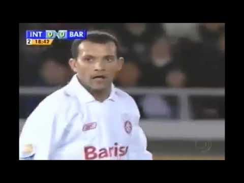 Iarley vs Barcelona (Mundial de Clubes 2006)