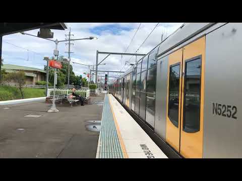 Sydney Trains: T121 leaves Sutherland