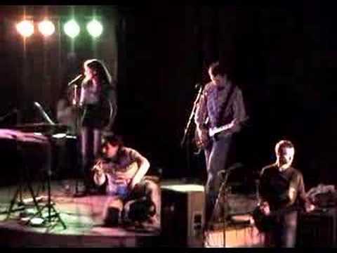 Daniel Pialat - Tu marches devant nous