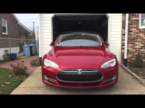 Tesla V 7.1.2.9.154 software - Summoning out of garage