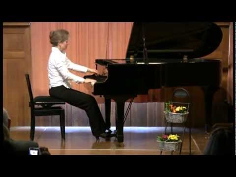 "Modestement" d' André Waignien interprété au piano par Geneviève Pirotte