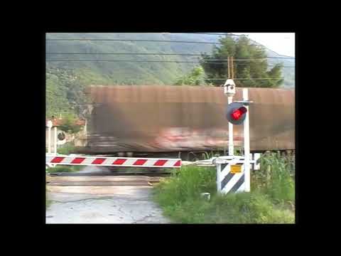 Passaggio a livello FS64 Montini railroad crossing Condove E436 Captrain Fret Spoorwegovergang
