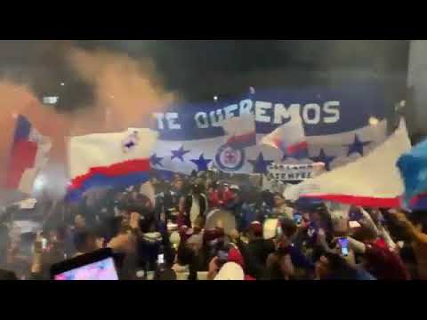 "La Sangre Azul previo al Partido de Vuelta" Barra: La Sangre Azul &bull; Club: Cruz Azul