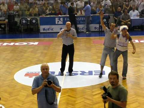 Zadar-Split finale 2008, Zoran Jelenković pjeva na zagrijavanju