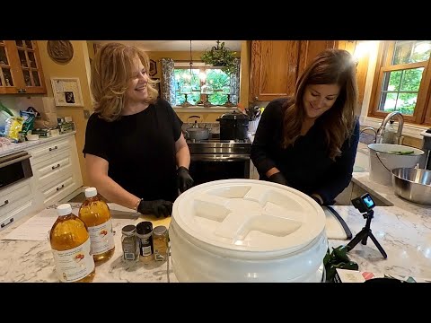 Canning Candied Jalapeños with My Mom! 🌶👩🍳🥰 // Garden Answer