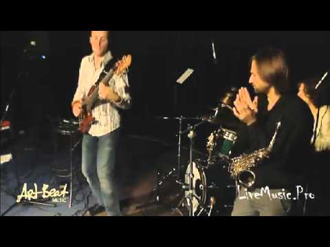 Slap bass solo on D-Code by Alain Caron