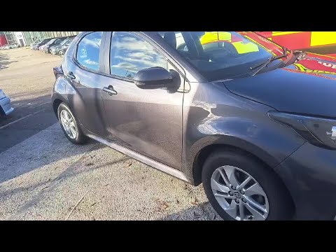 Toyota Yaris 1.5 Petrol Luna  stunning Car / IN L - Image 2