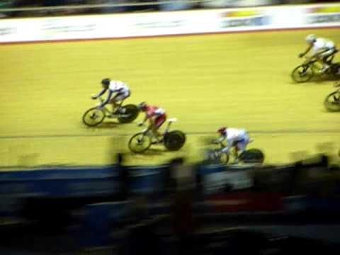 Omnium points race crash (Tim Veldt 2011)