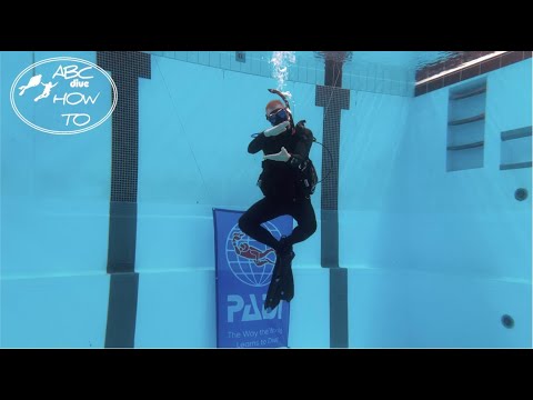 Hovering LPI 30 seconds - PADI Open Water Diver Course demo