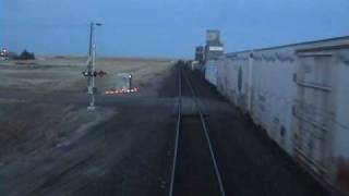 preview picture of video 'Empire Builder westbound - Twilight Freight E of Shelby 2008-11-27'