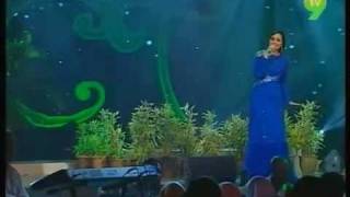 Siti Nurhaliza - Di Persimpangan Dilema (live) ORIGINAL VERSION BY NORA is from 1994 lah stupID!