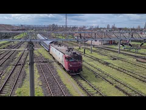 Timişoara Nord: tren R 2604 (Arad - Timişoara Nord). 41 0137-0 + 20-76 048-9 + 20-76 056-2