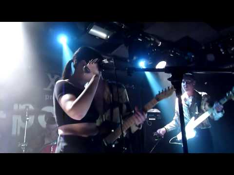 The Amazing Snakeheads - Bullfighter (Live at Barfly, London).
