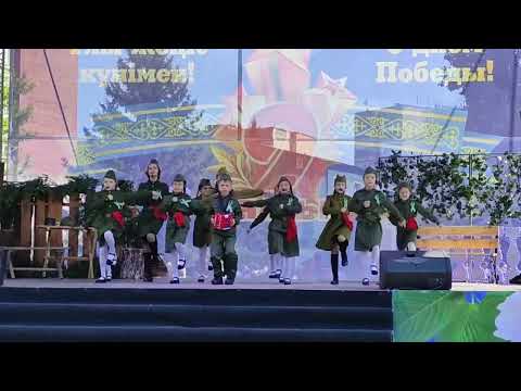 "Тальяночка" 2022 05 09 вокальная группа "Акцент"