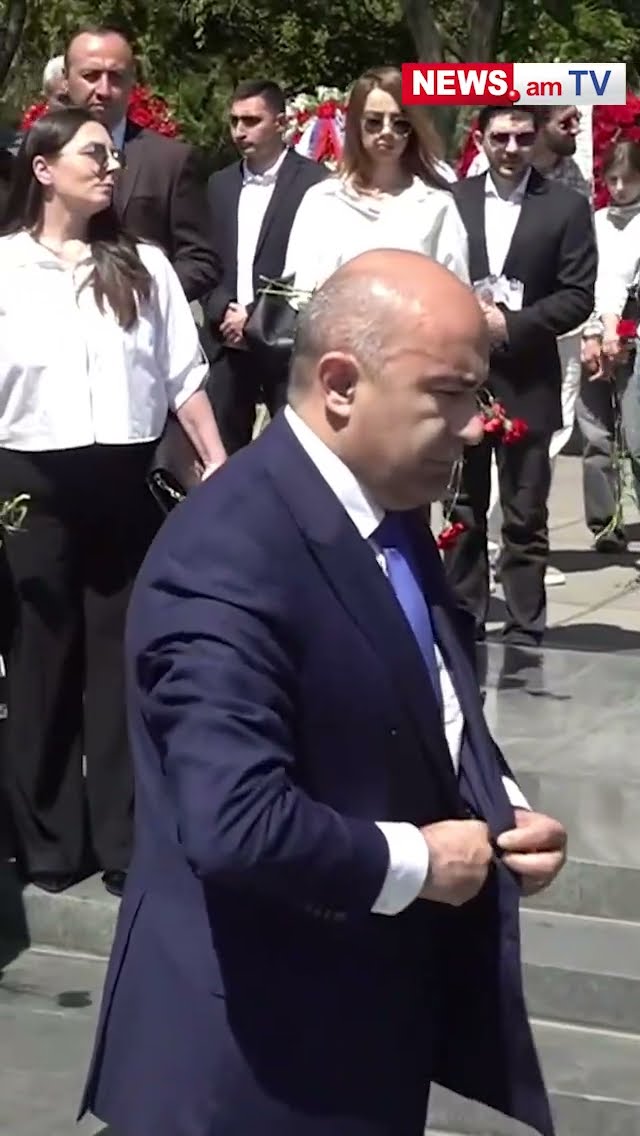 «Լուսավոր Հայաստան» կուսակցության անդամները հարգանքի տուրք մատուցեցին Հաղթանակի զբոսայգում
