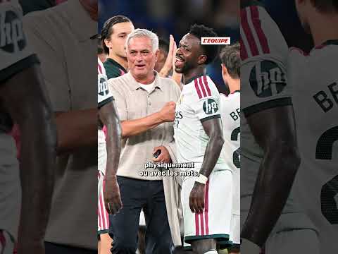 👏 José Mourinho défend Vinicius face à un arbitrage jugé différent sur le Brésilien #shorts