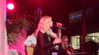Natasia Bedingfield performs A Little Too Much Live